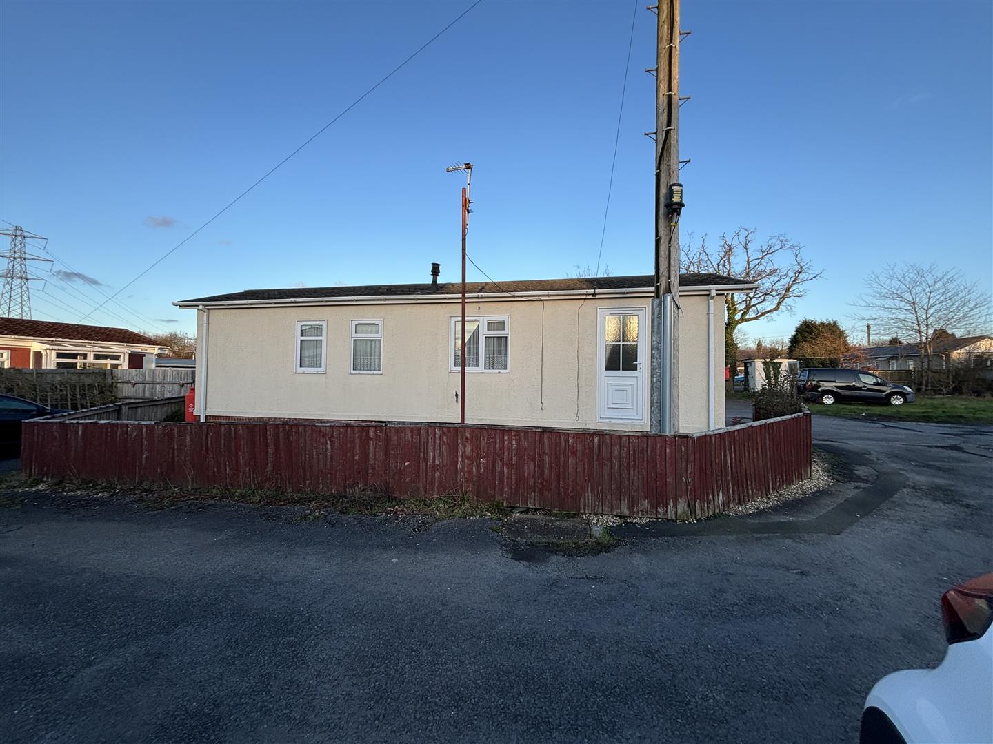 Ystrad Road, Fforestfach, Swansea, SA5 4BX